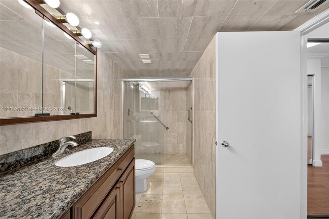 Building Photo - 3600 Mystic Pointe Dr