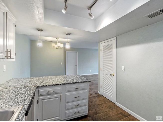 Building Photo - 2300 Dickerson Rd