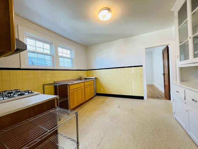 Building Photo - 119-39 7th Ave