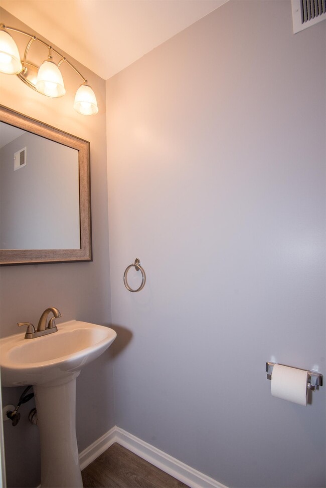 Building Photo - 15725 Ebony Ct