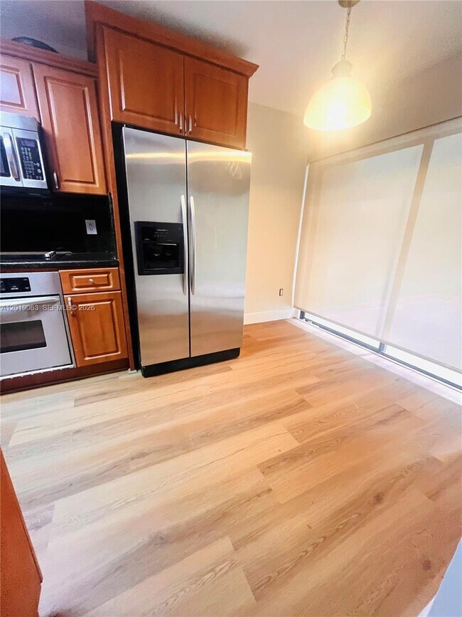 Building Photo - 3643 Estepona Ave