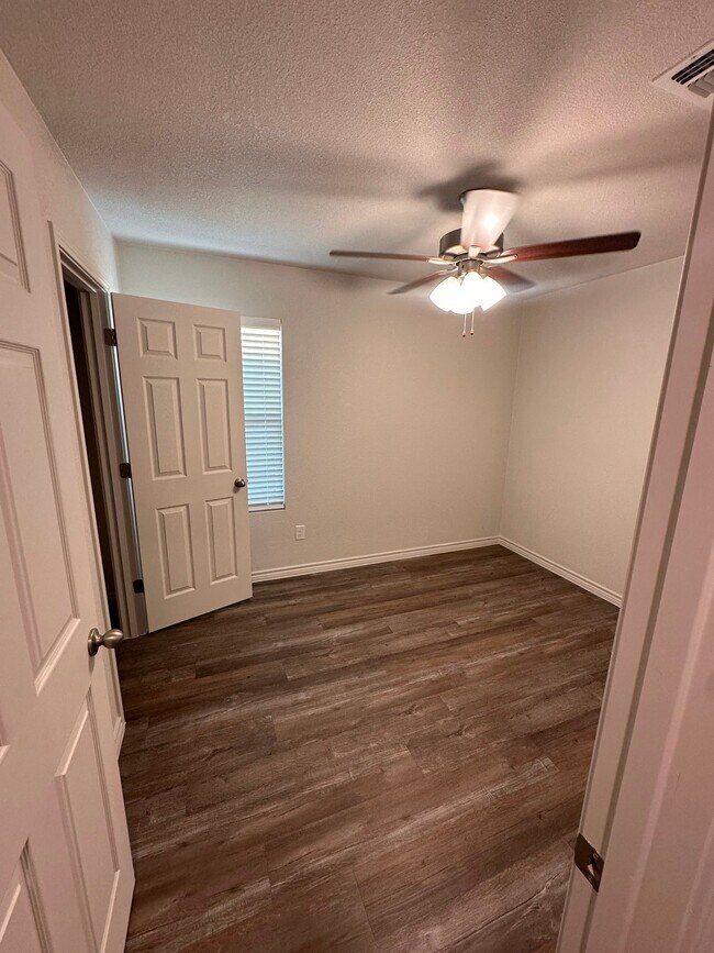 Building Photo - 5704 McGregor Ct