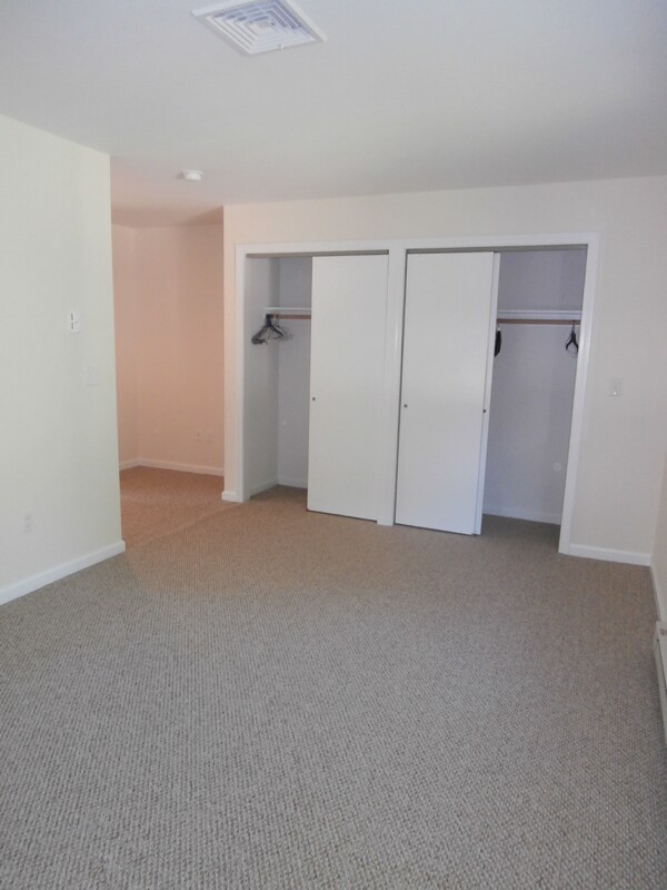 Building Photo - 38 Great Meadow Ln