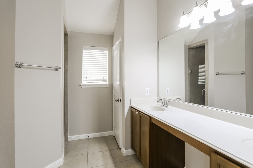 Building Photo - 817 Partridge Dr