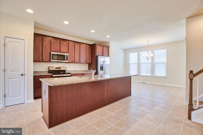 Building Photo - 127 Keller Ct