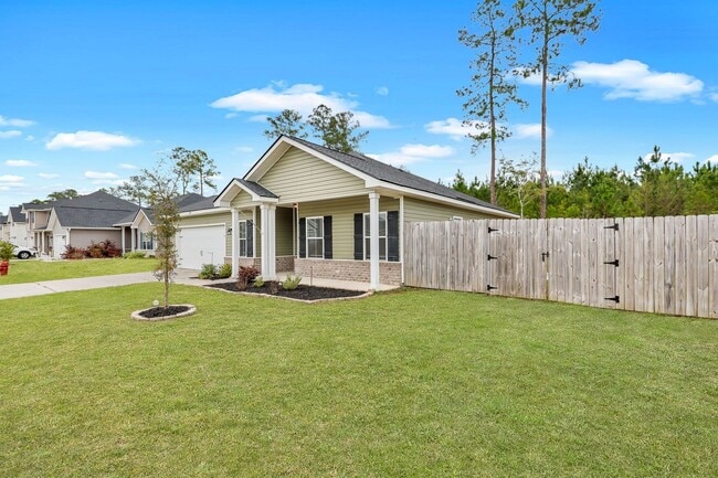 Building Photo - AVAILABLE JUNE [PETS PERMITTED]