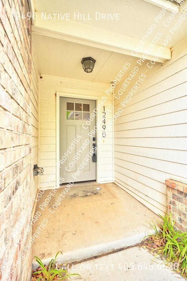 Building Photo - 12490 Native Hill Dr