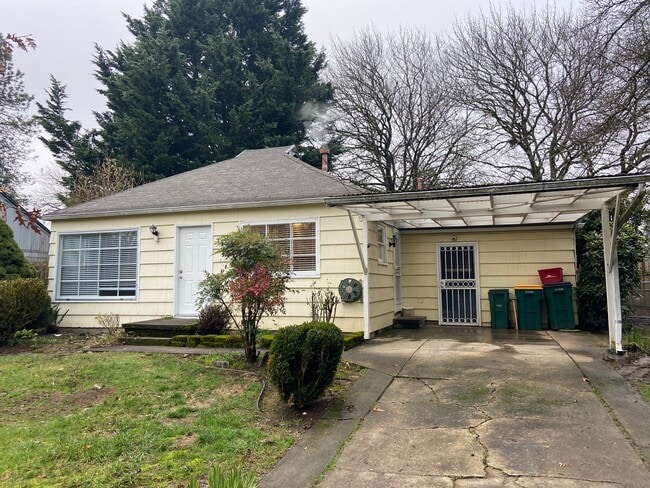 Building Photo - Wonderful Cottage 3 Blocks from Beaverton HS and downtown Beaverton