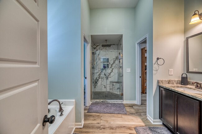 Building Photo - 412 Ponzer Ct N