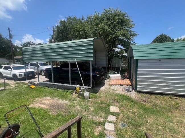 Building Photo - 216 Aztec Way