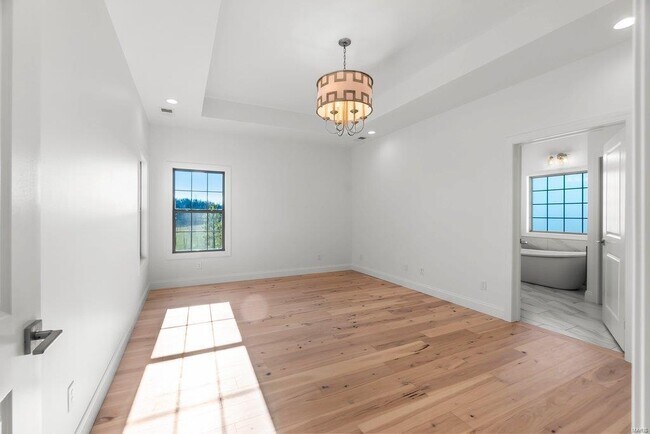 Building Photo - 4561 Kingston Ave