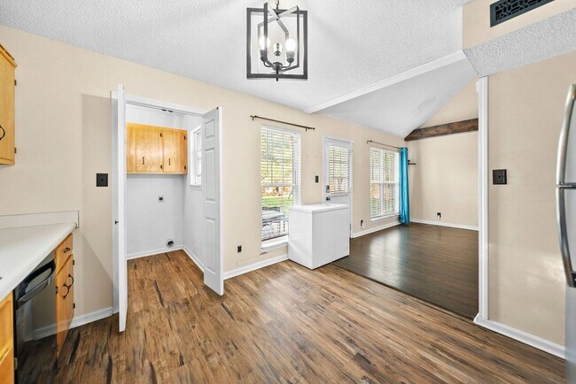 Building Photo - 149 Bumpus Mill Rd