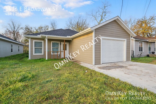 Building Photo - 1436 E Broadway St