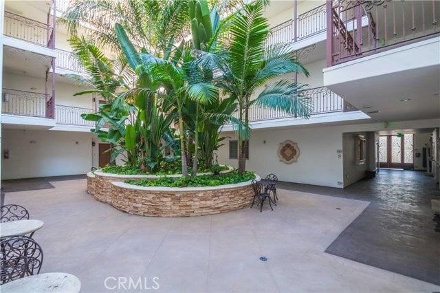 Building Photo - 4551 Coldwater Canyon Ave