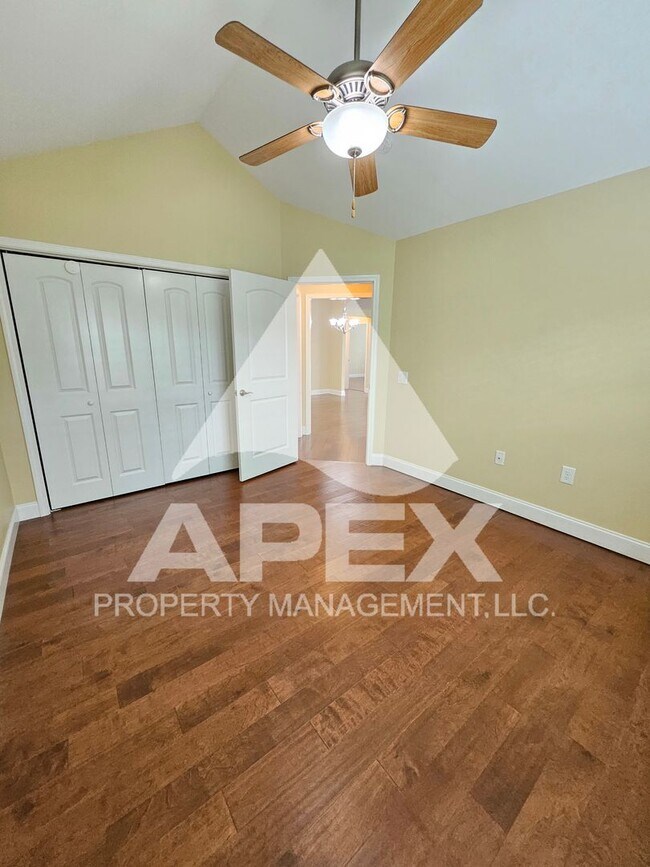 Building Photo - Gorgeous 4 Bd/3 Ba Luxury Condo in the Cot...
