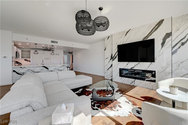 Building Photo - 222 Karen Ave