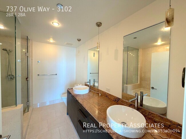 Building Photo - 737 Olive Wy