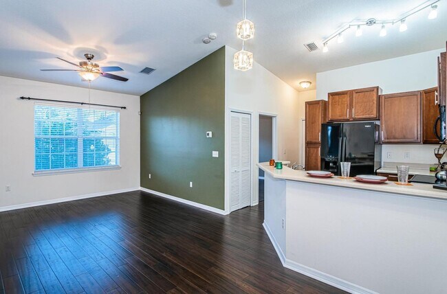 Building Photo - 9013 Moonlit Meadows Loop