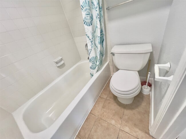 Building Photo - 2750 Holly Hall St