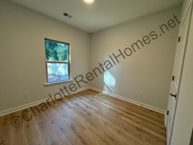 Building Photo - New Construction Single Family Home!