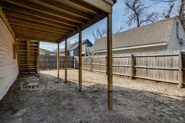 Building Photo - 119 NW 27th St