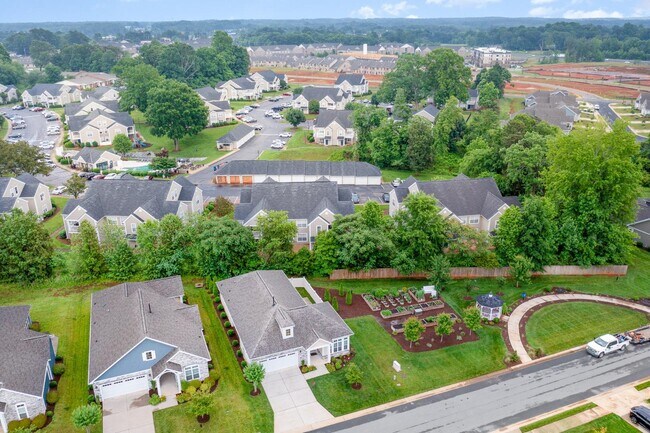 Building Photo - 1164 Hudson Dr