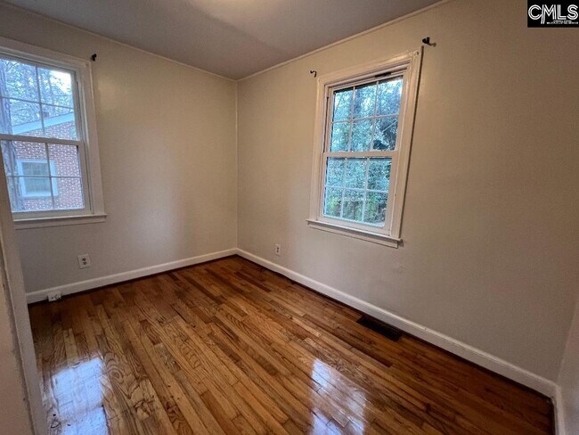 Building Photo - 612 S Beltline Blvd