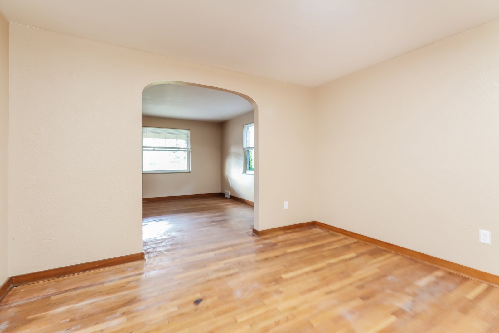 Building Photo - 65 W Bellecrest Ave