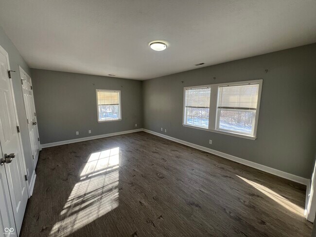 Building Photo - 5343 S Linwood Ave