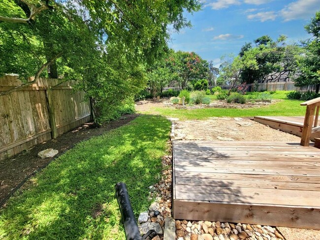 Building Photo - Beautiful and Spacious 4 BR / 3 BA Home fo...