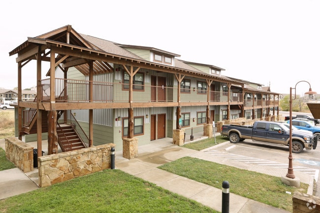 Building Photo - Energy Lodge Kenedy