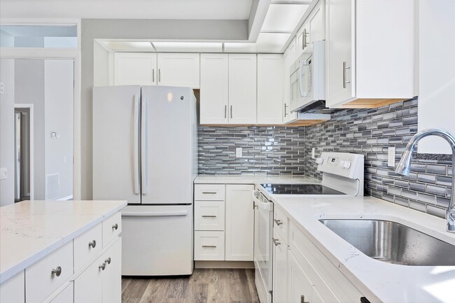 Building Photo - 4998 Tamarack Trail