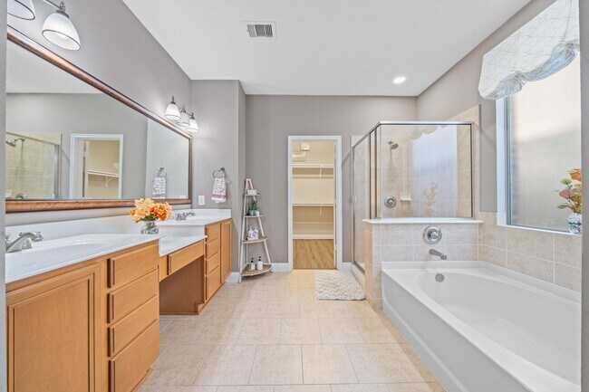 Building Photo - 16514 Sheffield Run Dr