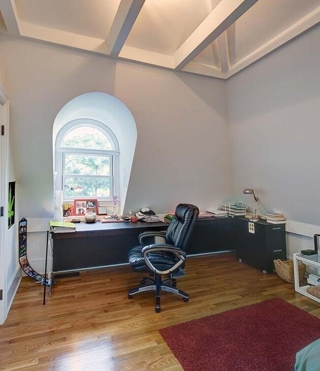 Building Photo - 44 Follen St
