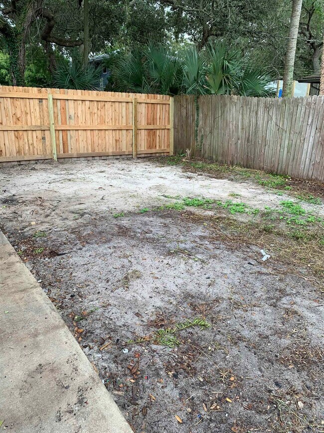 Building Photo - 200 Sevilla St