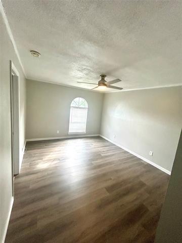 Building Photo - 409 S Holiday Dr