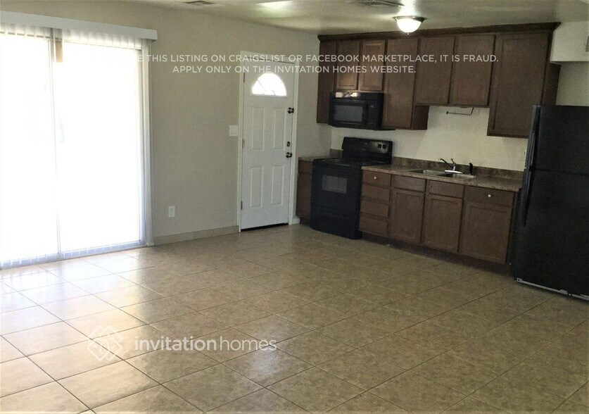 Building Photo - 3731 West Myrtle Ave