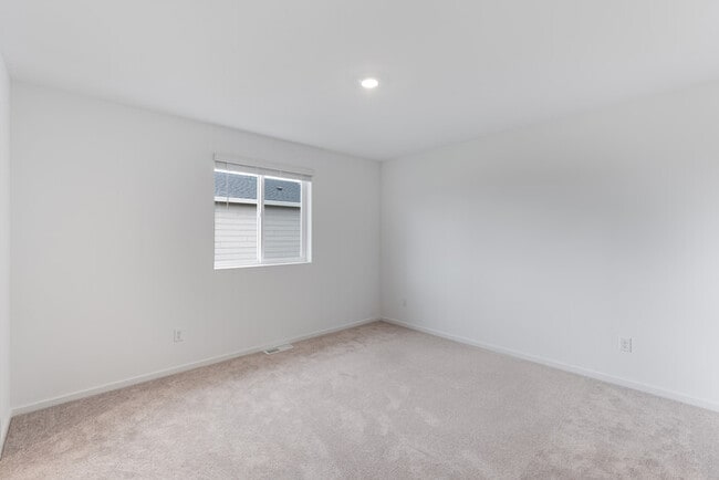 Building Photo - BRAND NEW FOUR BEDROOM IN WEST LONGVIEW