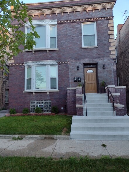 Building Photo - 365 E 70th St