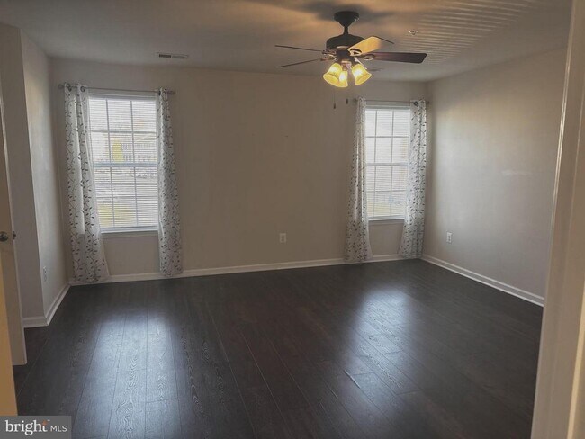 Building Photo - 2919 Lomond Pl