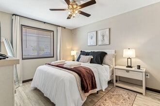 Building Photo - 2860