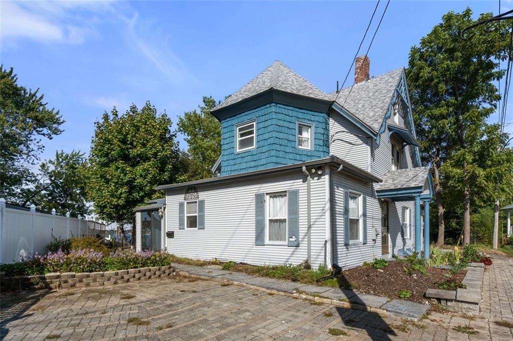 Building Photo - 2 Narragansett Ave