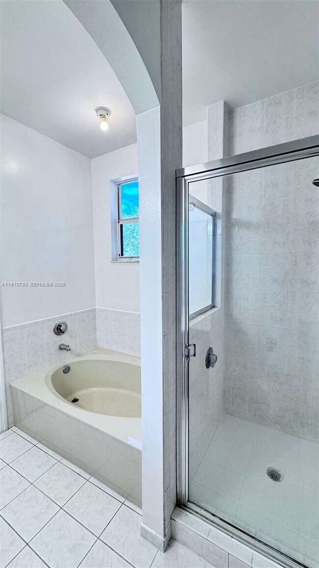 Building Photo - 15245 SW 30th Terrace