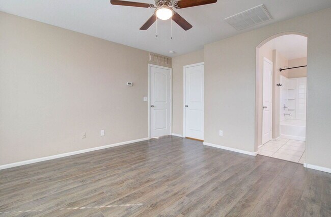 Building Photo - 2014 N 77th Dr