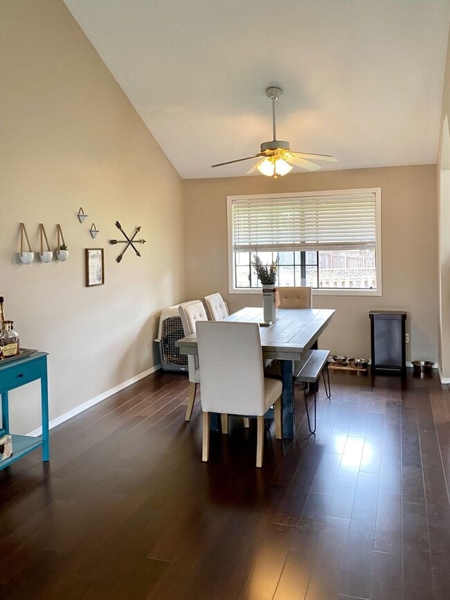 Building Photo - Lovely updated Bethany home