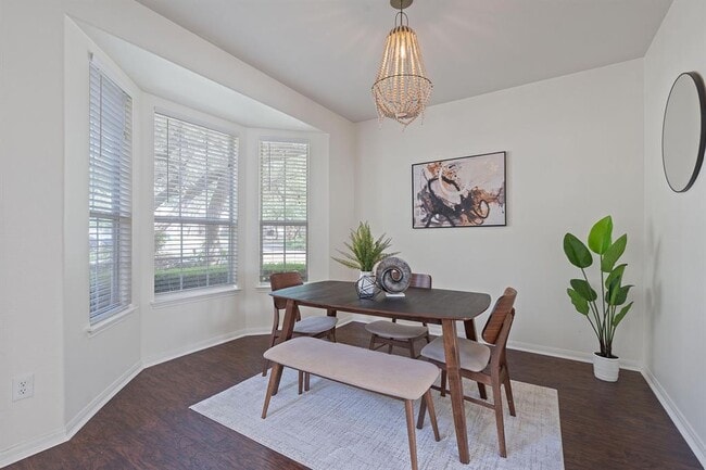 Building Photo - 13202 Fawn Valley Dr