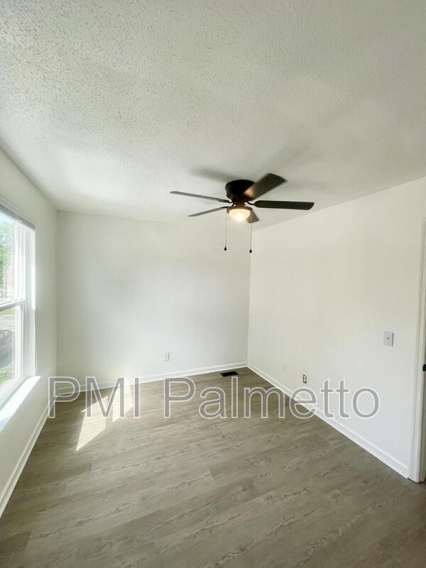 Building Photo - 138 Villa Ct