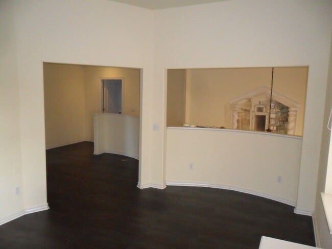 Building Photo - Classic Brookhaven Square Home - Quality T...