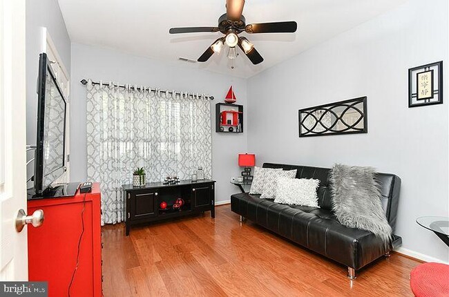Building Photo - 17436 Slipper Shell Way