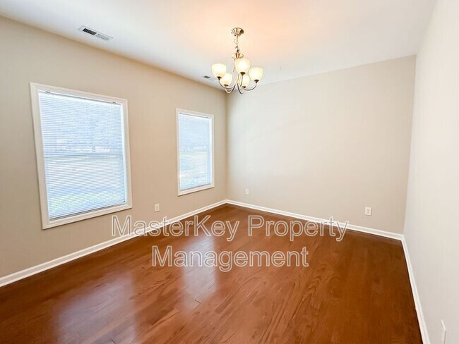 Building Photo - 711 Keystone Park Dr